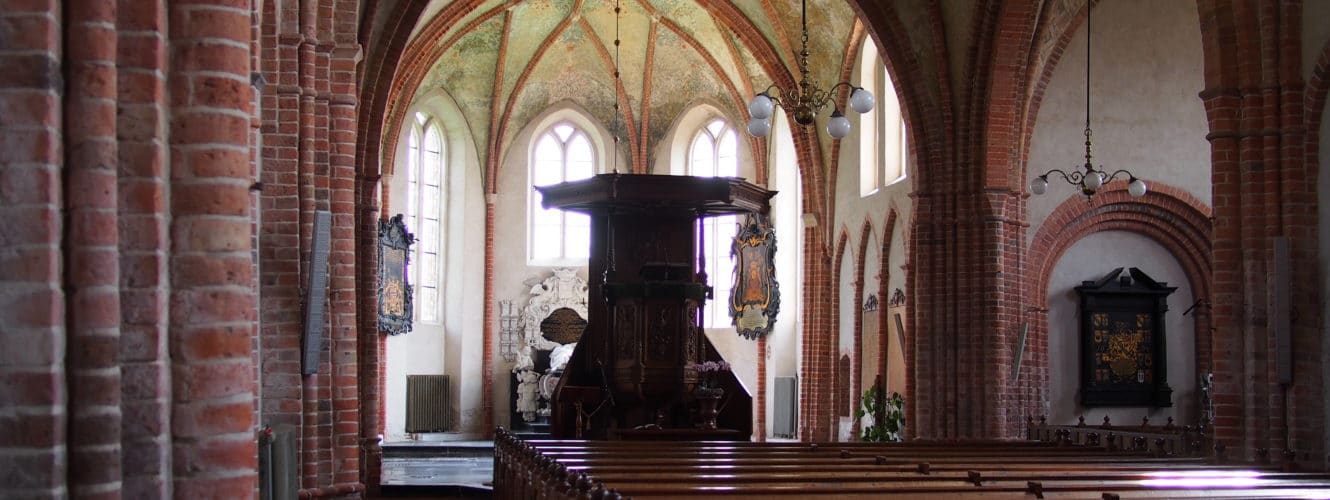 Interieur kerk Stedum